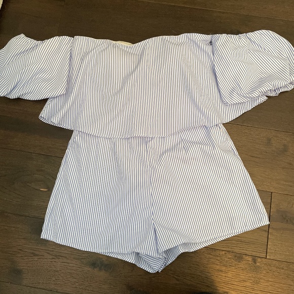 Pink Lily Off The Shoulder Striped Blue Romper - Picture 2 of 4